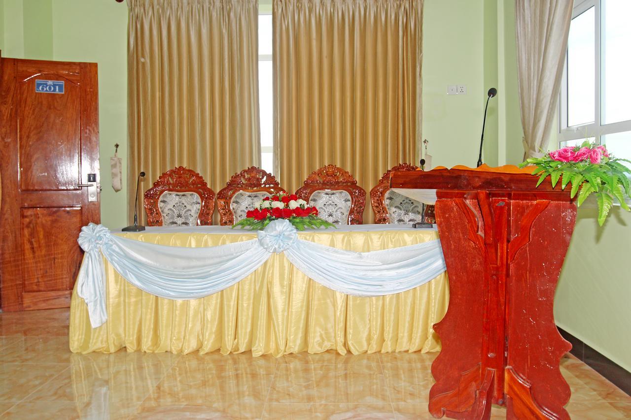 Jasmine Hotel& Sky Bar Battambang Exteriér fotografie