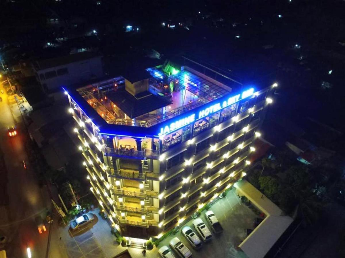 Jasmine Hotel& Sky Bar Battambang Exteriér fotografie