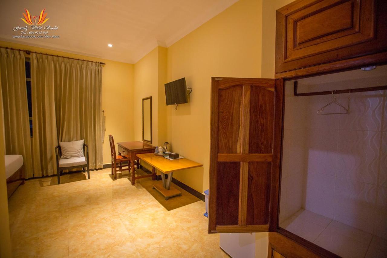 Jasmine Hotel& Sky Bar Battambang Exteriér fotografie